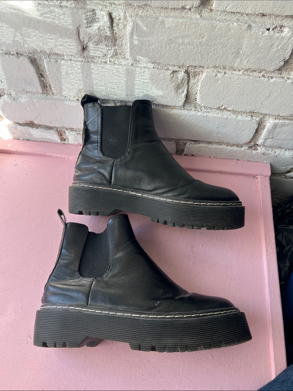 Unbranded platform Chelsea boots